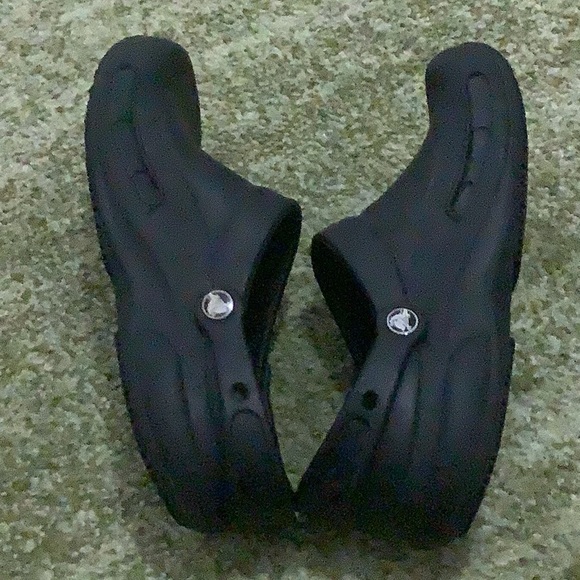 Crocs charcoal gray/ black (9 men) 11 women - Picture 6 of 6